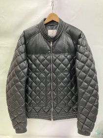 【プレミアムリバース三原店】モンクレールのダウンはなぜ高い！？ MONCLER キルティングレザーダウン買い取りました♪